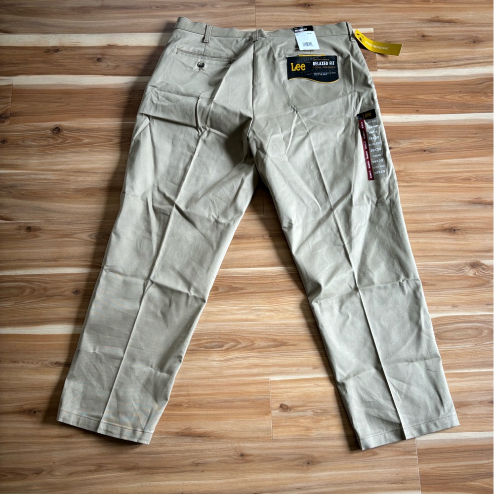 LEES KHAKIS MENS XL BRAND NEW WITH TAGS